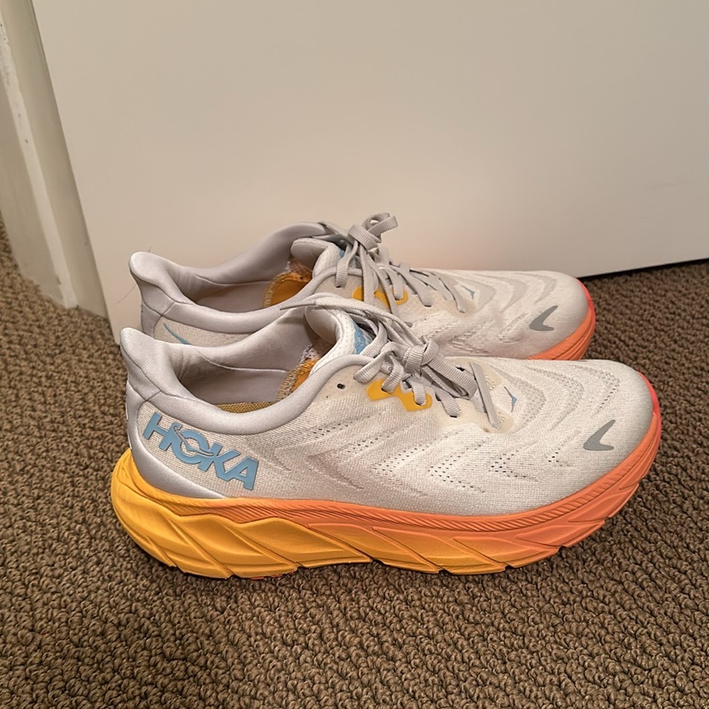 Hoka Arahi 6